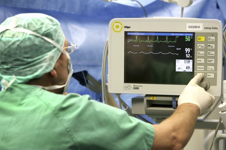 If these three symptoms persist, it's highly likely to be a malignant tumor; it's best to get checked out.