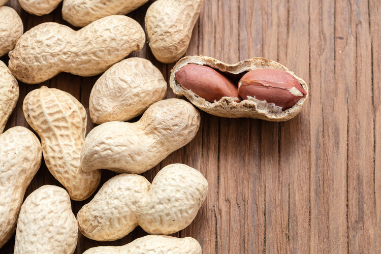 Does peanut, the "longevity fruit," accelerate cancer metastasis? Experts warn: Four types of people should avoid eating peanuts.