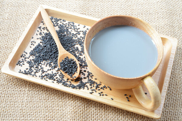 Summer Soy Milk Guide: Benefits, Recipes & Health Effects